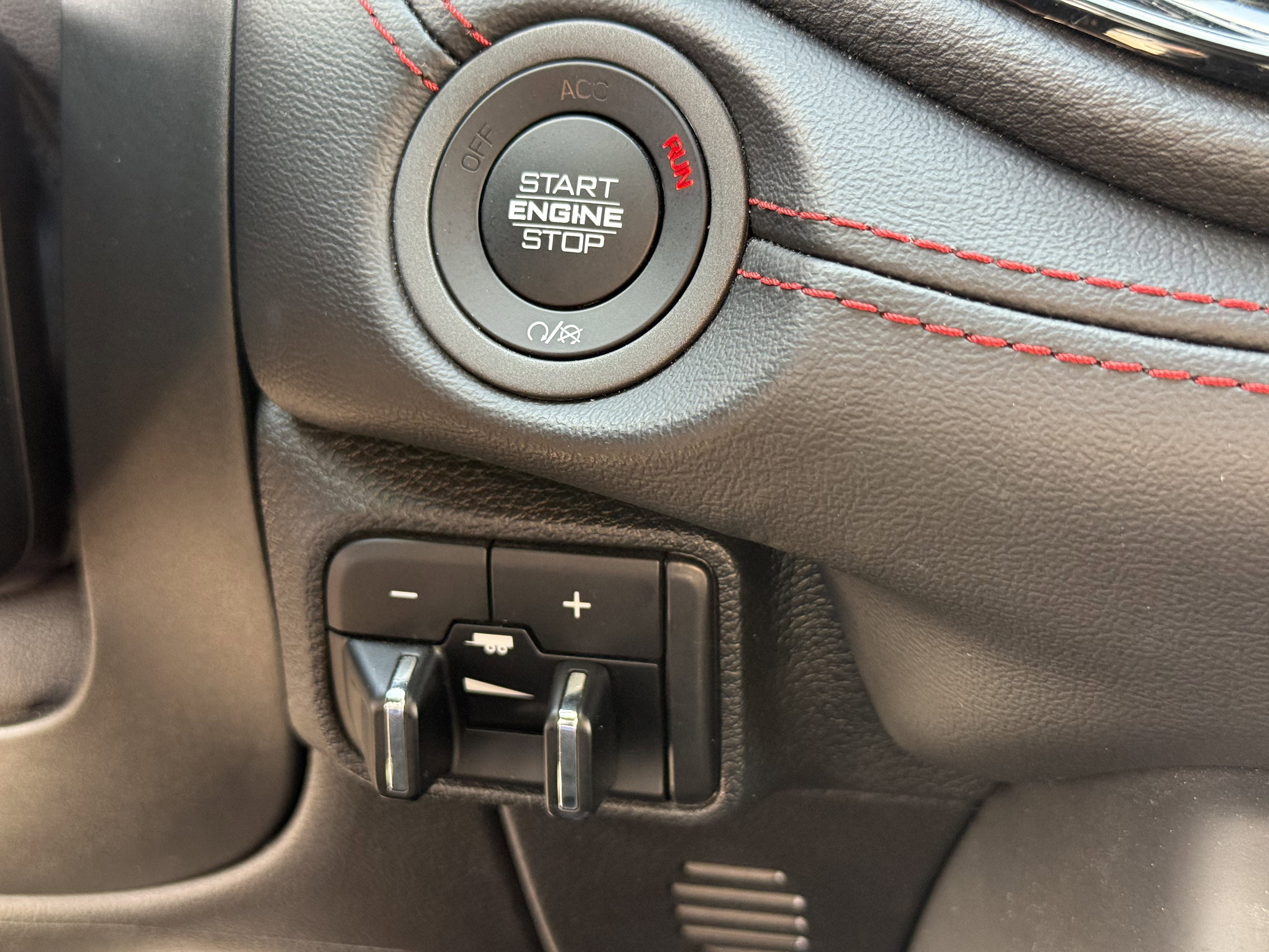 Used 2025 Dodge Durango GT image 27