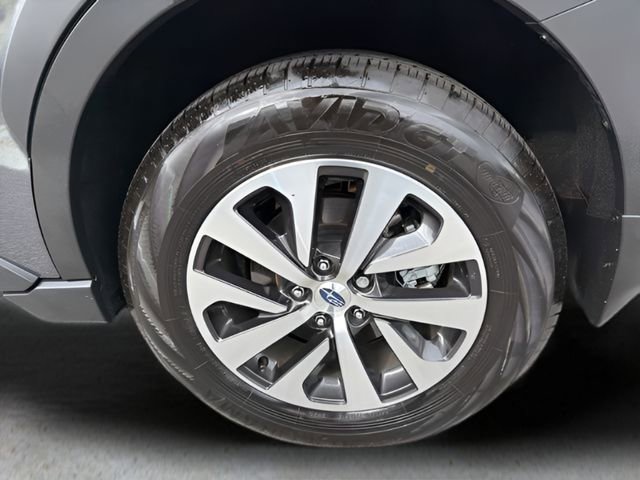 Used 2025 Subaru Outback Premium w/ Popular Package #1A AWD/4WD image 28