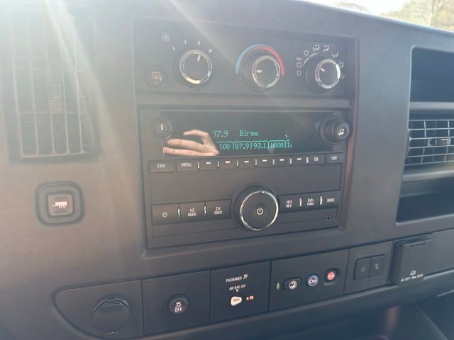 Certified 2024 Chevrolet Express 3500 LT w/ LT Preferred Equipment Group image 23