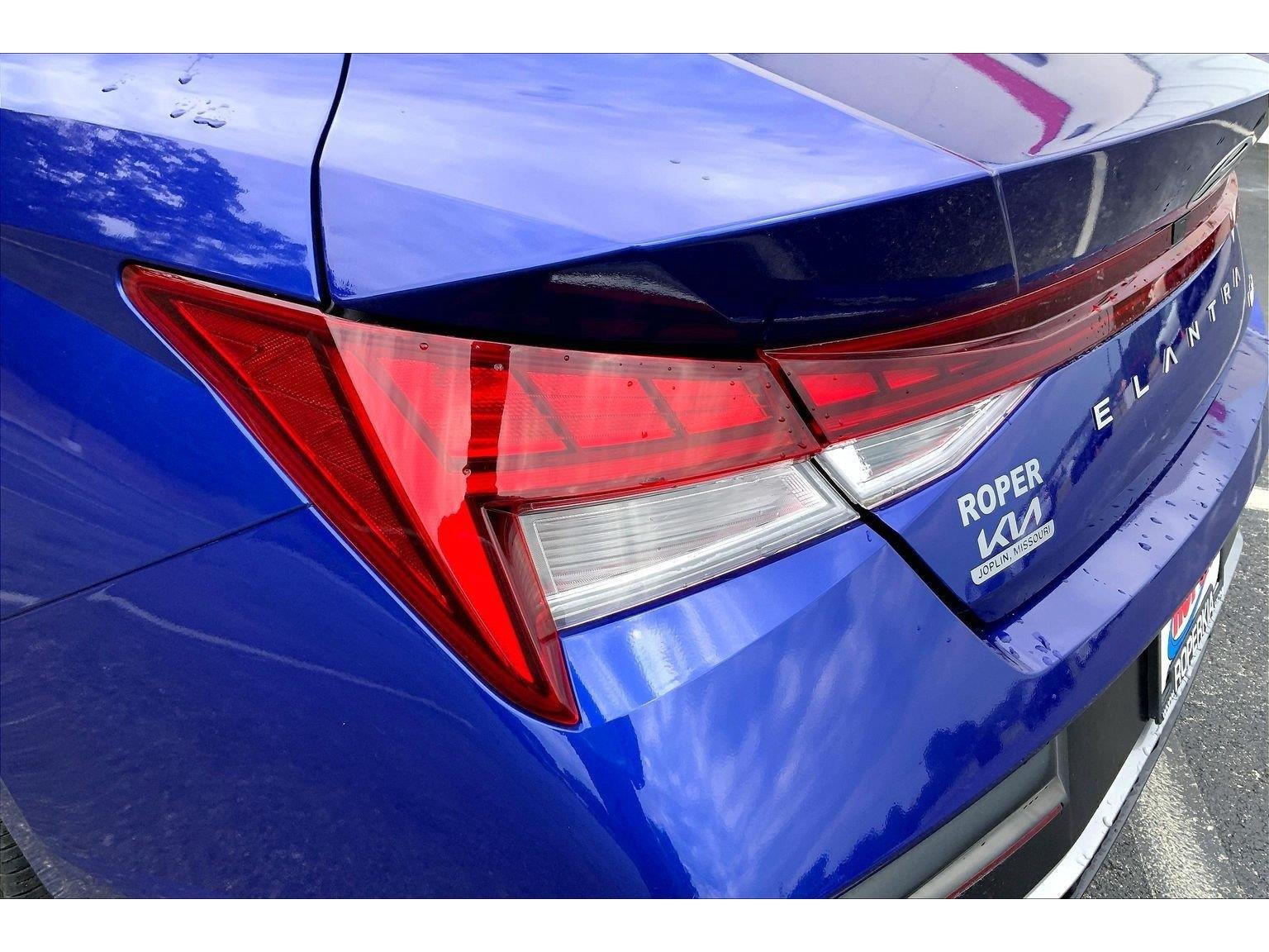 Used 2025 Hyundai Elantra Limited FWD image 29