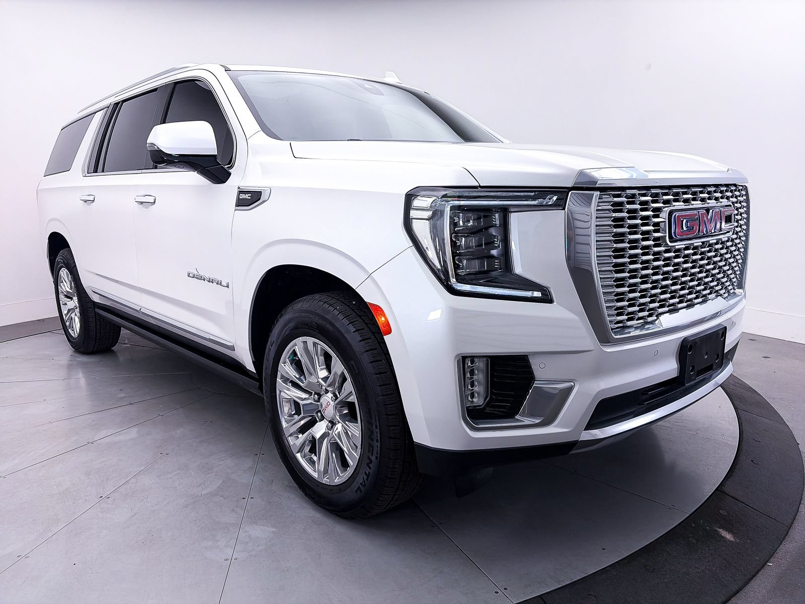 Used 2021 GMC Yukon XL Denali w/ Denali Ultimate Package RWD image 14