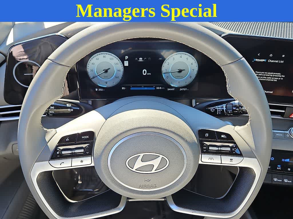 Used 2024 Hyundai Elantra SEL w/ Convenience Package FWD image 19
