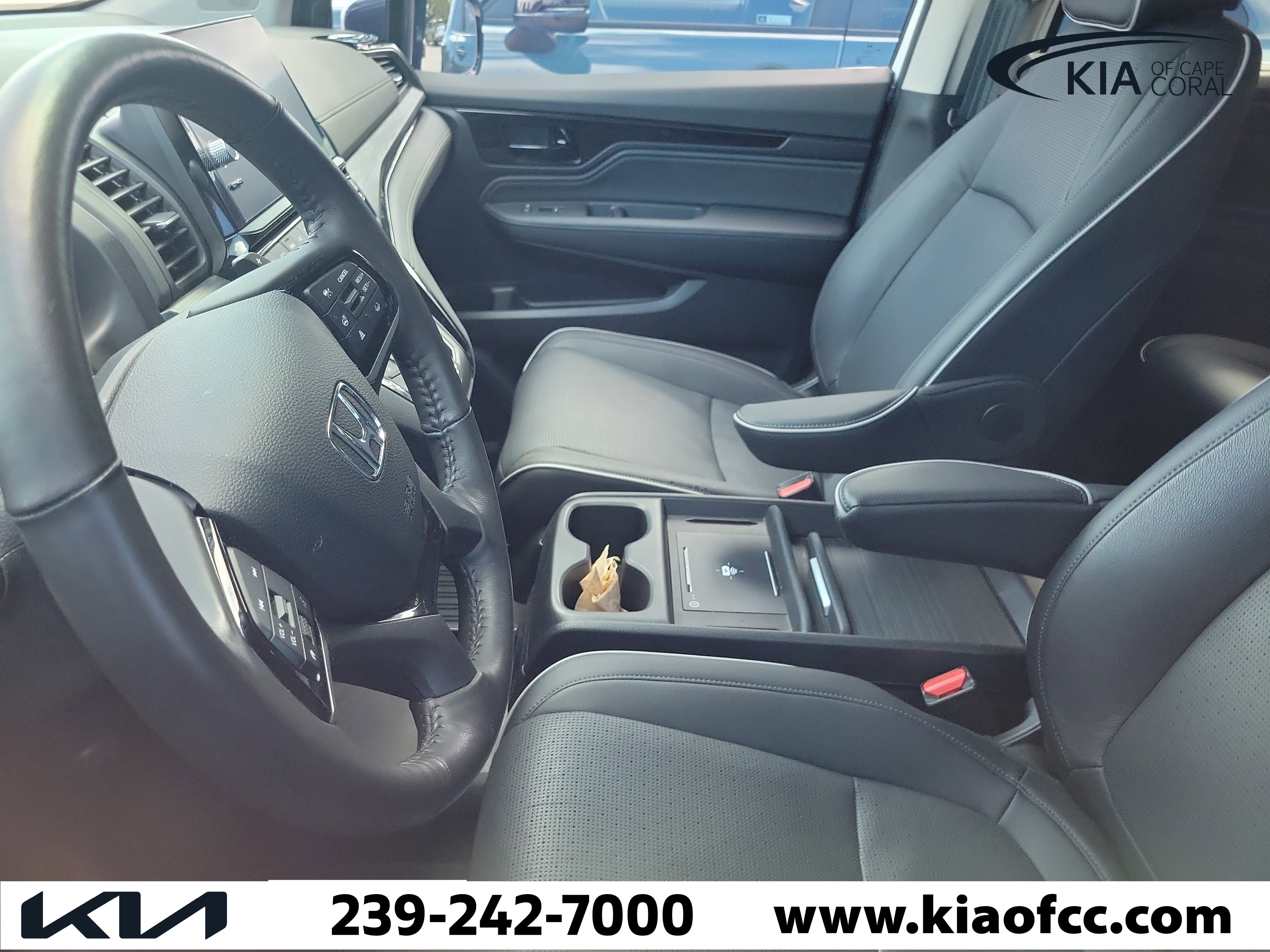 Used 2025 Honda Odyssey Elite image 8