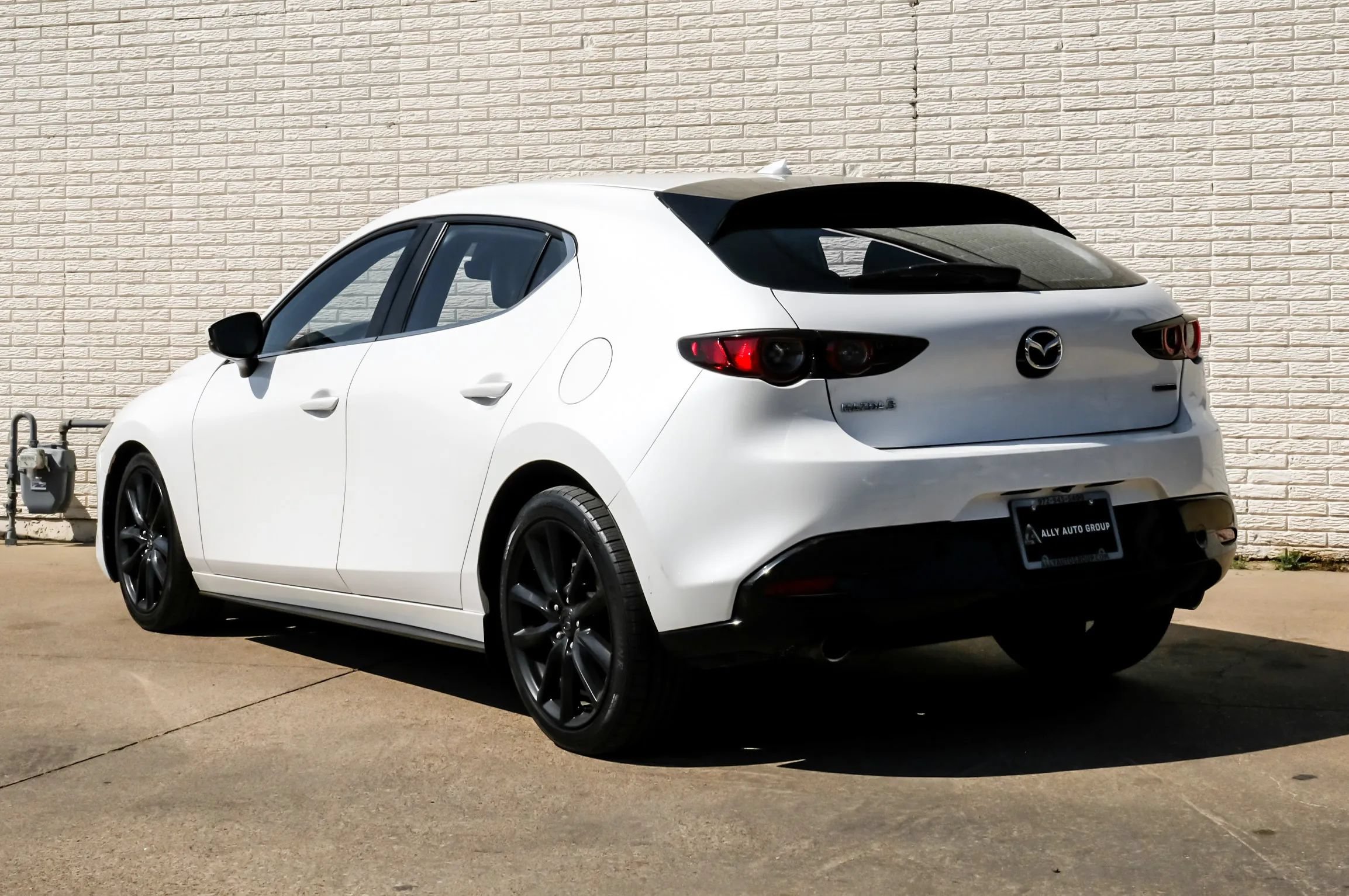Used 2019 MAZDA MAZDA3 Hatchback w/ Preferred Package FWD image 9