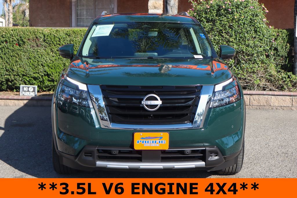 Used 2025 Nissan Pathfinder SL w/ SL Premium Package image 3