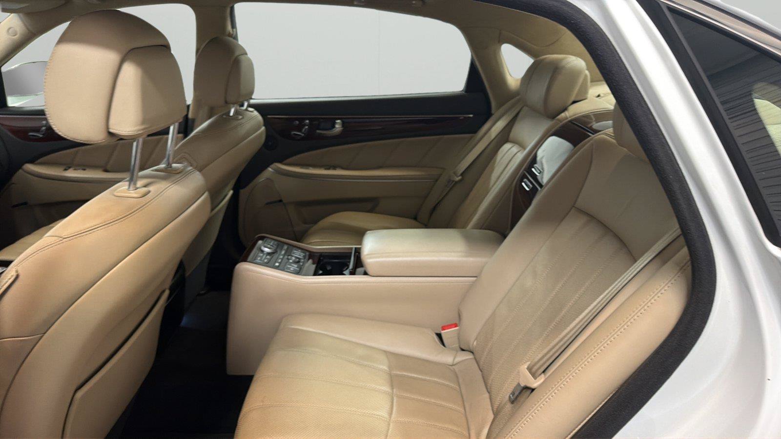 Used 2011 Hyundai Equus Ultimate RWD image 11