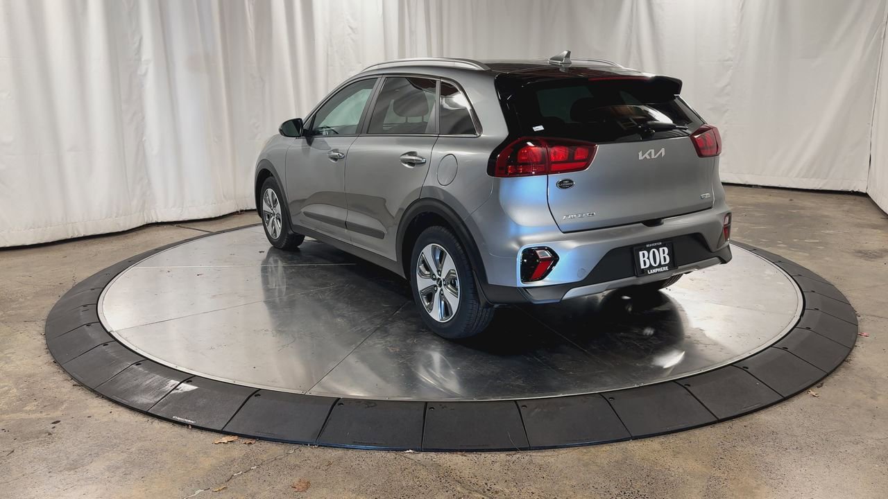 Certified 2022 Kia Niro LX image 8