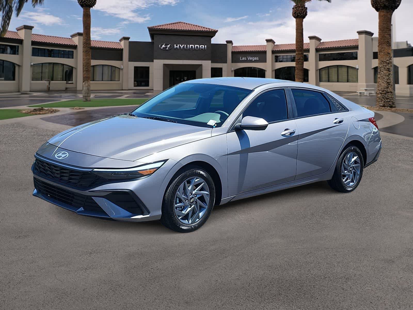 Used 2024 Hyundai Elantra SEL FWD image 4