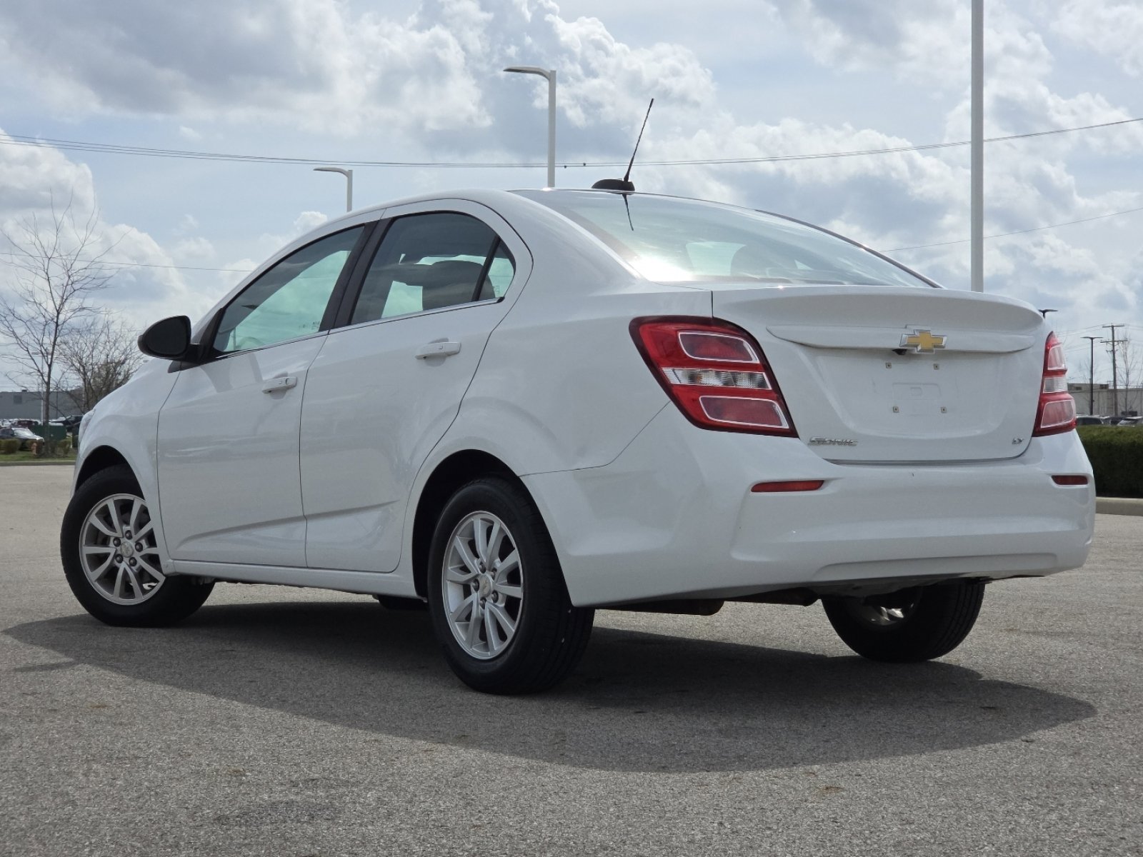 Used 2018 Chevrolet Sonic LT w/ Convenience Package image 14