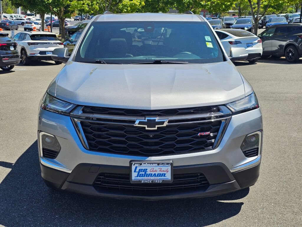 Used 2023 Chevrolet Traverse RS AWD/4WD image 2
