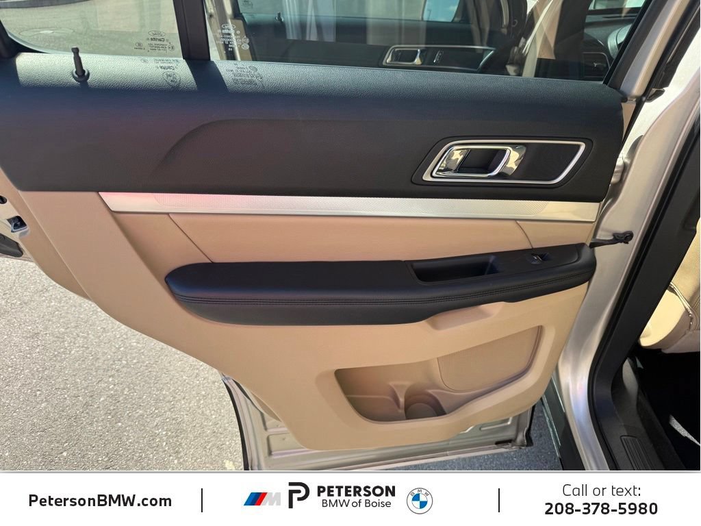 Used 2017 Ford Explorer XLT w/ Equipment Group 202A AWD/4WD image 18
