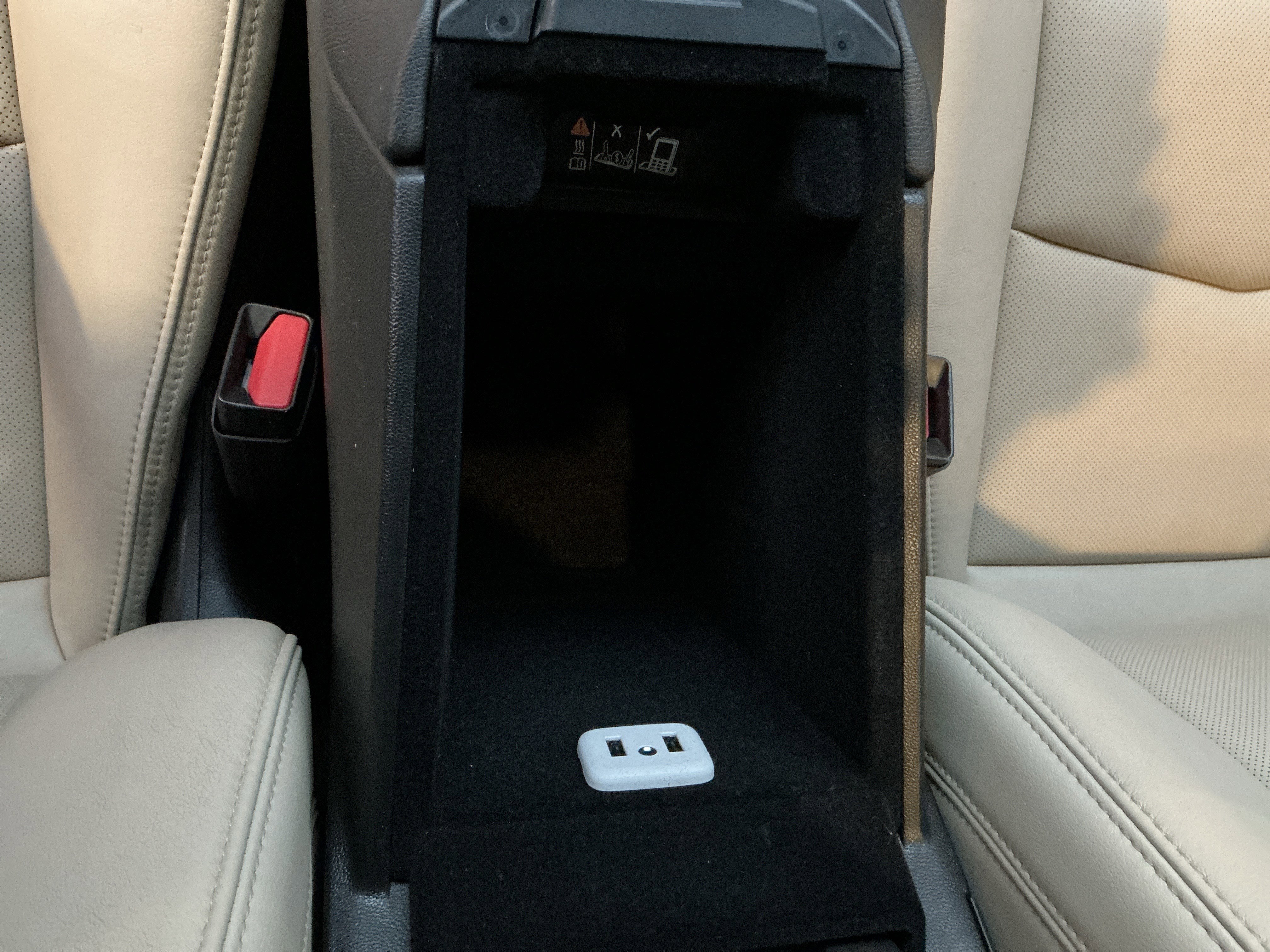 Used 2018 Cadillac XT5 Luxury w/ Driver Awareness Package image 35