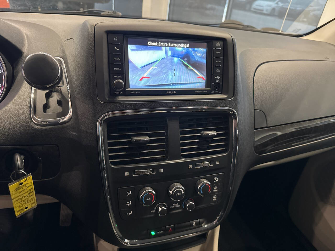 Used 2012 Dodge Grand Caravan SXT w/ UConnect Hands-Free Group image 28