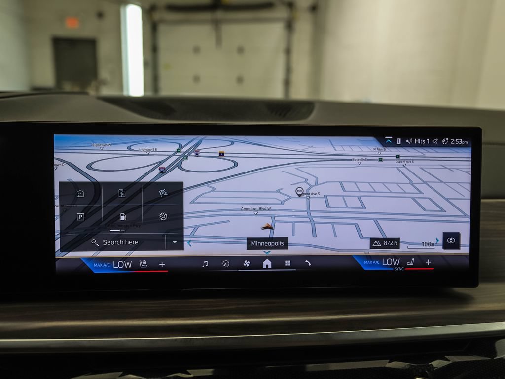 Used 2024 BMW X7 xDrive40i AWD/4WD image 16