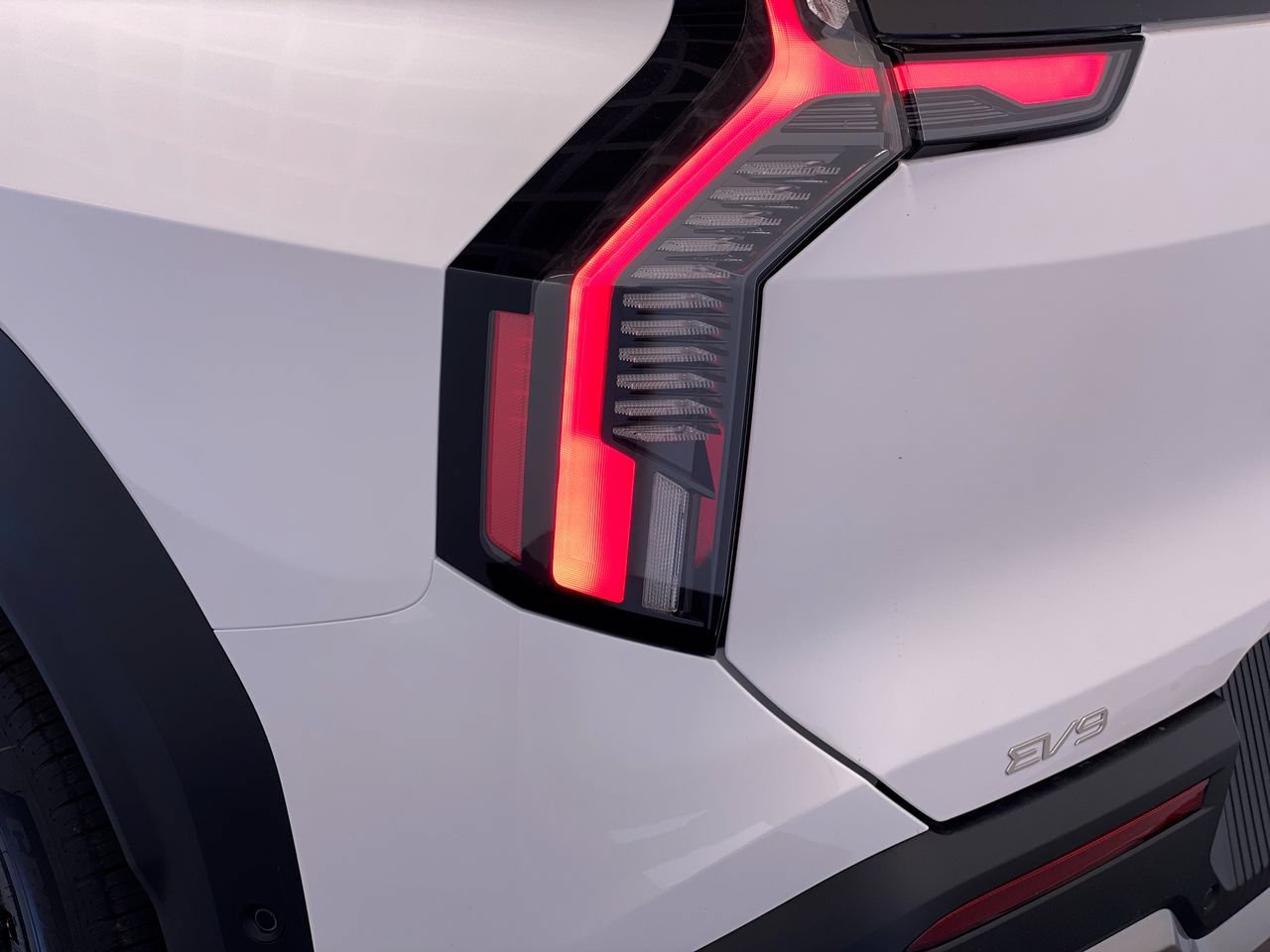 New 2026 Kia EV9 Wind AWD/4WD image 9