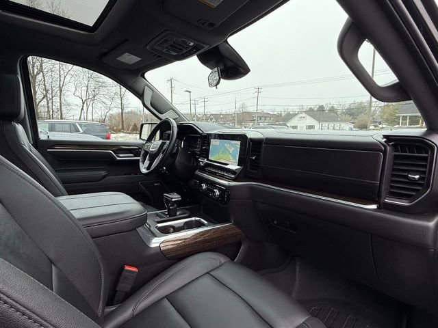 Used 2025 GMC Sierra 1500 Elevation w/ Elevation Premium Package image 17