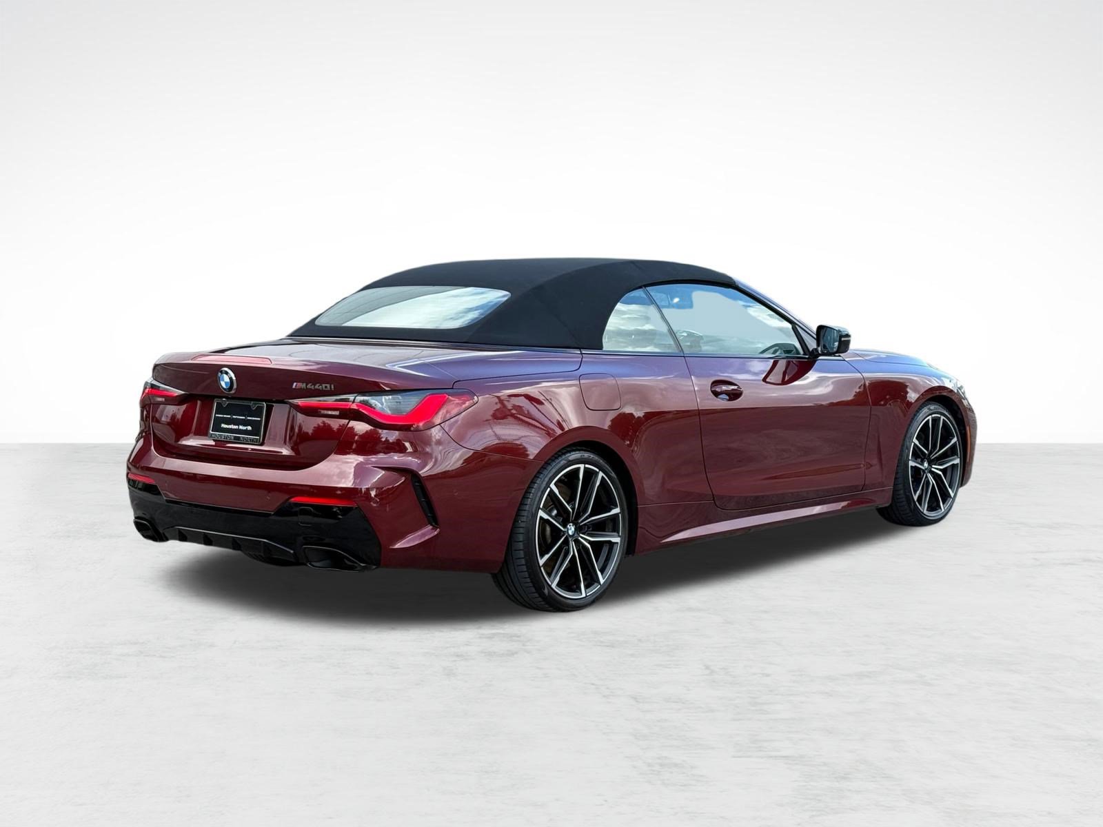 Used 2022 BMW M440i Convertible w/ Premium Package image 9