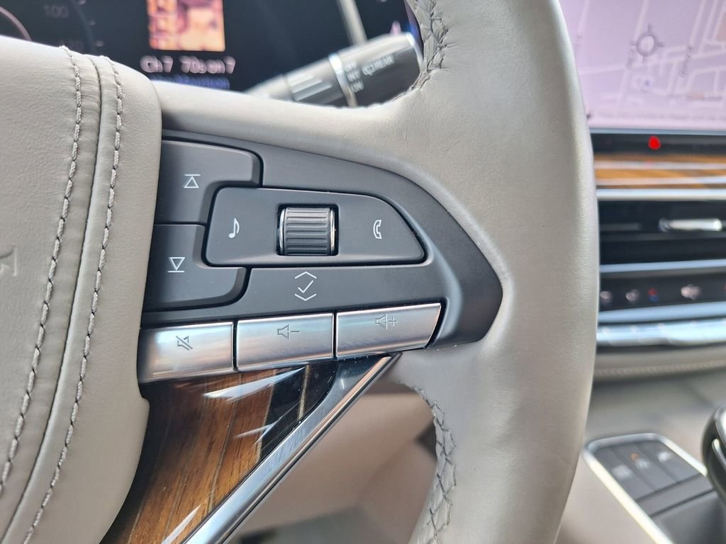 Certified 2024 Cadillac Escalade ESV Premium Luxury Platinum AWD/4WD image 22