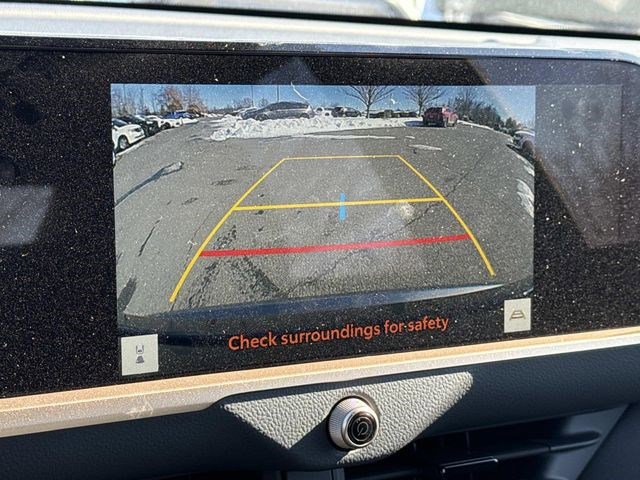 Used 2025 Toyota Crown XLE image 20