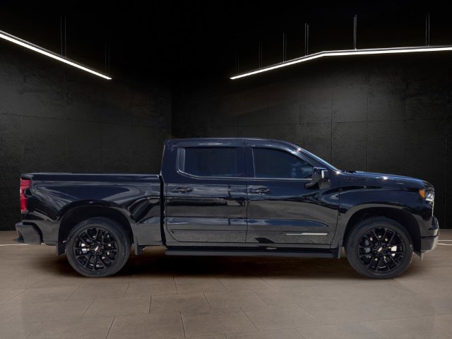 Used 2024 Chevrolet Silverado 1500 High Country w/ High Country Premium Package AWD/4WD image 8