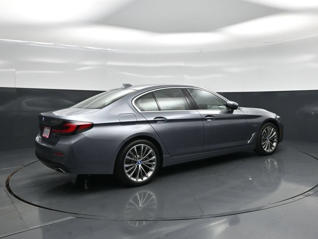 Used 2022 BMW 530e w/ Convenience Package RWD image 24