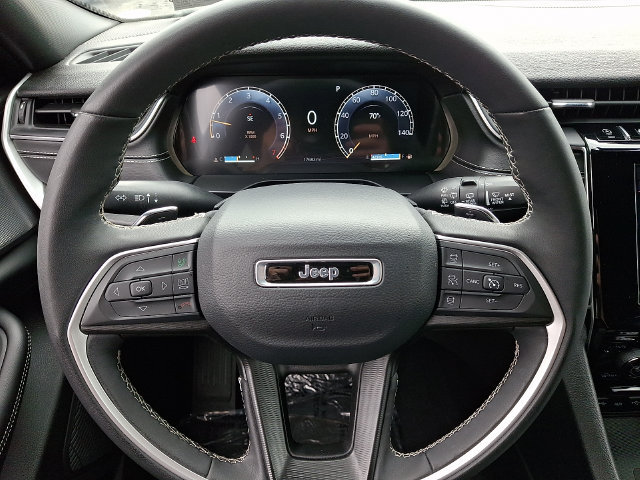 Certified 2025 Jeep Grand Cherokee L Laredo w/ Luxury Tech Group I AWD/4WD image 19
