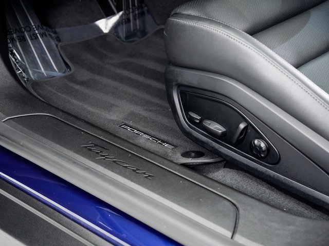 Used 2024 Porsche Taycan image 11