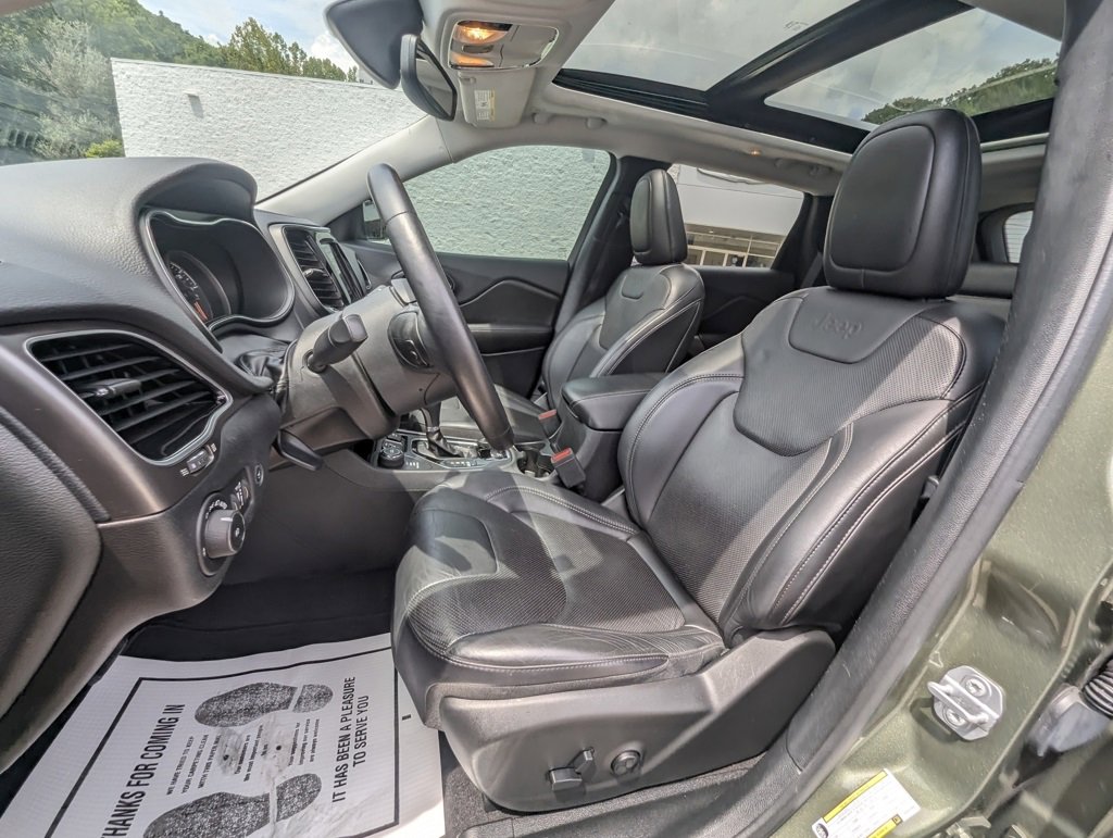 Used 2019 Jeep Cherokee Limited image 22