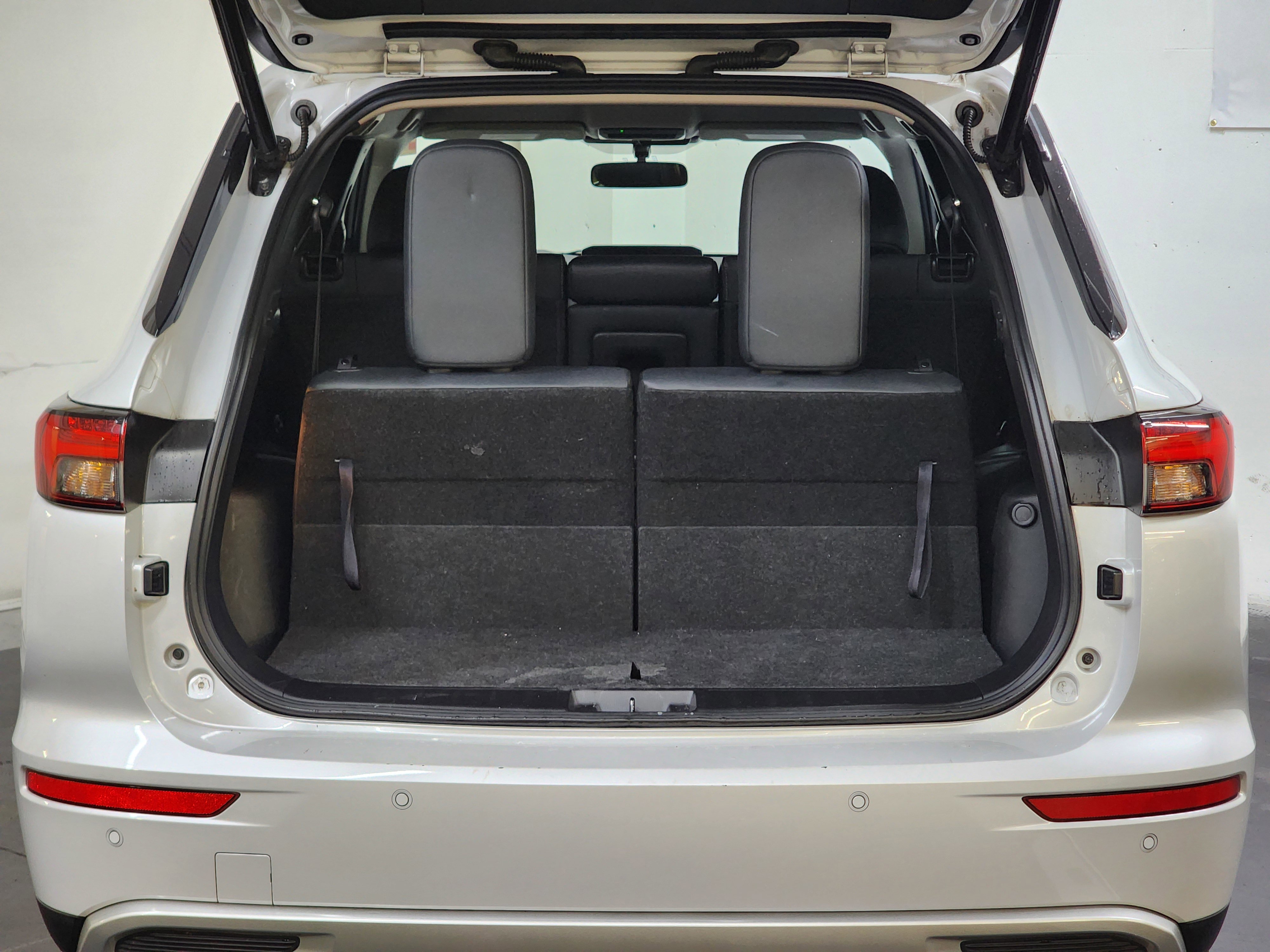 Used 2022 Mitsubishi Outlander SE image 8