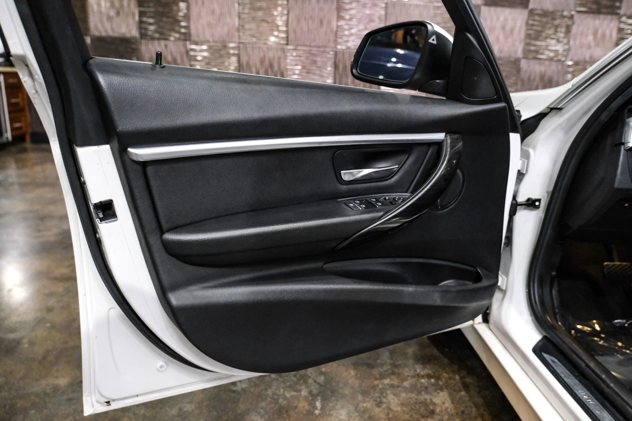 Used 2018 BMW 330i Sedan RWD image 34