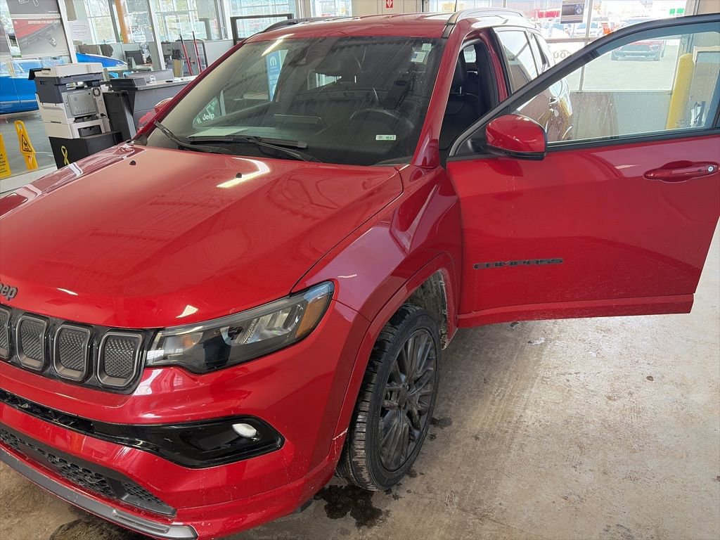 Used 2022 Jeep Compass Limited image 11