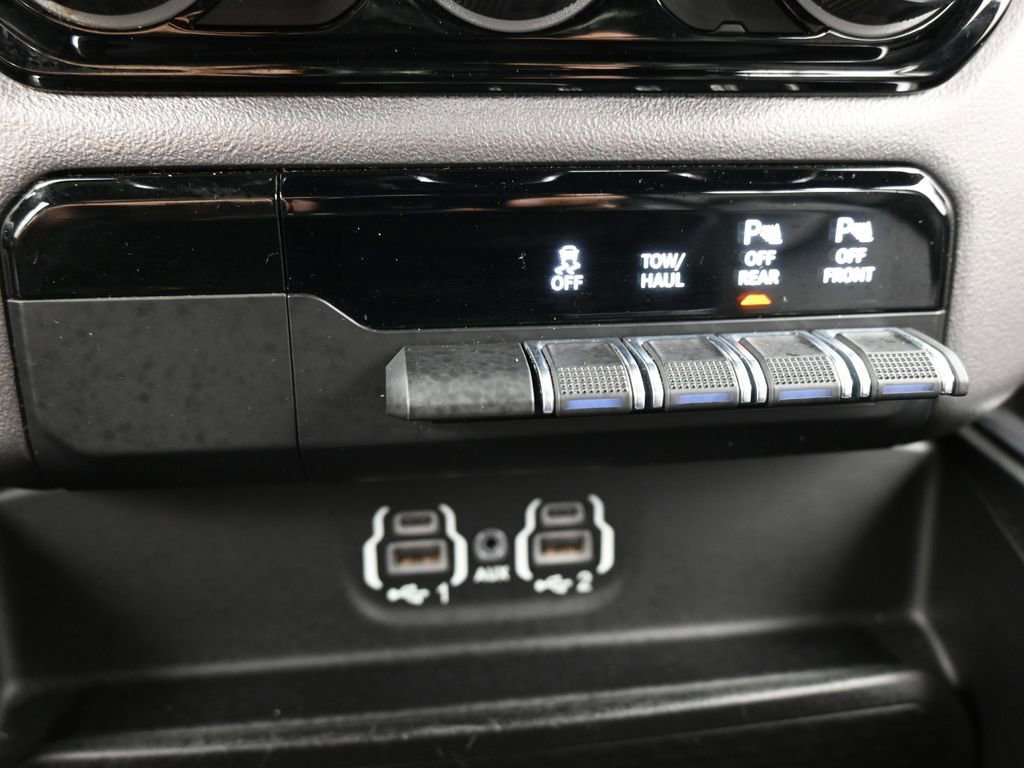 Used 2020 RAM 1500 Laramie w/ Sport Appearance Package image 26