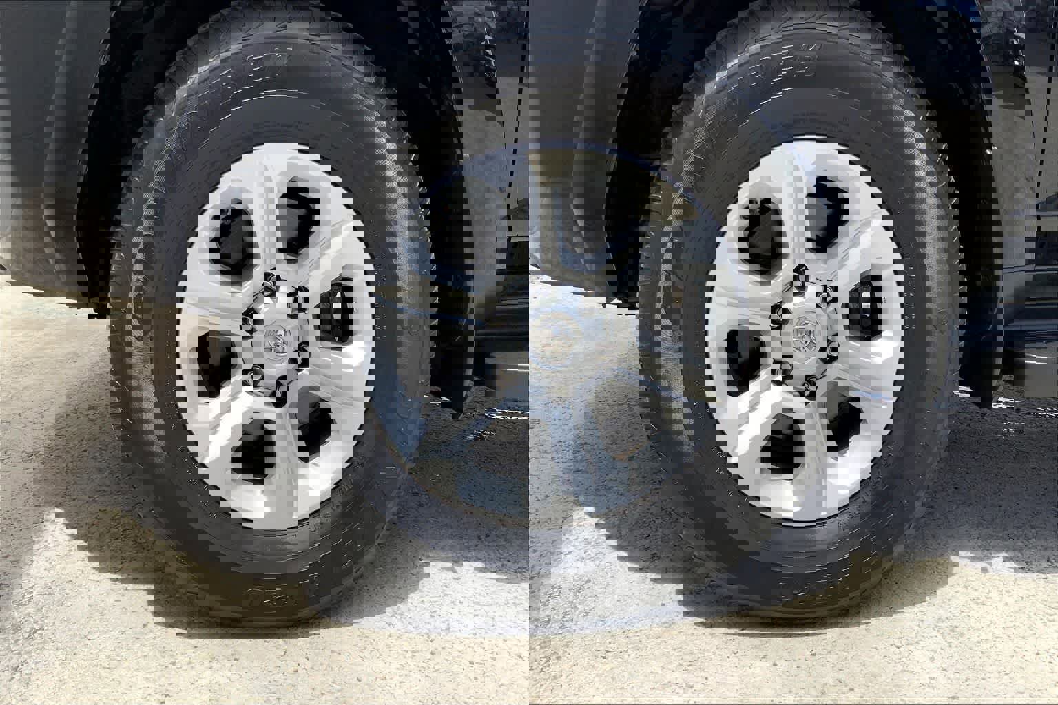 Used 2022 Toyota 4Runner SR5 Premium image 9