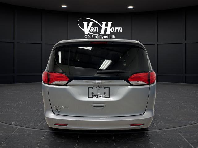 Used 2020 Chrysler Voyager L FWD image 6