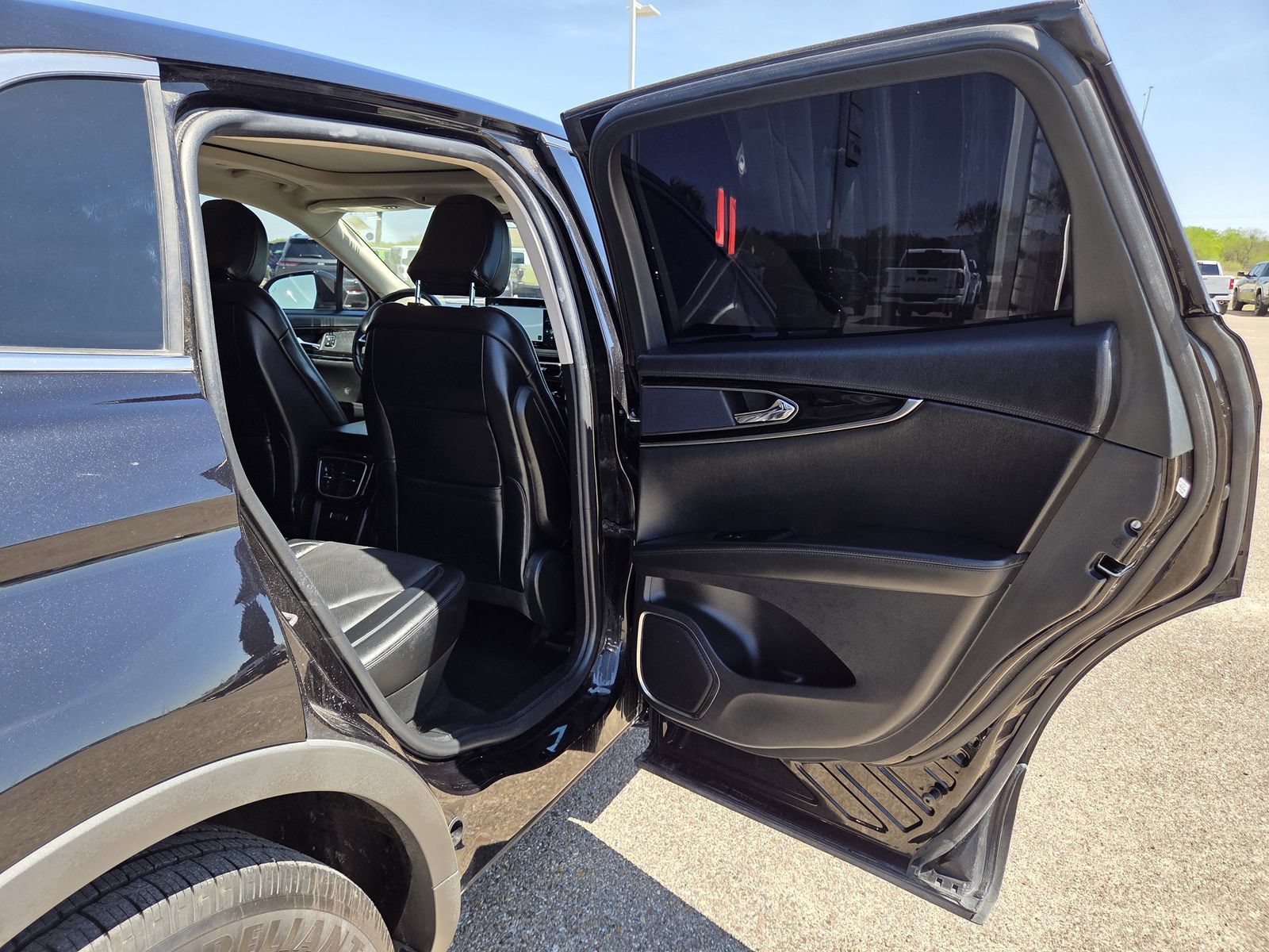 Used 2022 Lincoln Nautilus Reserve AWD/4WD image 18