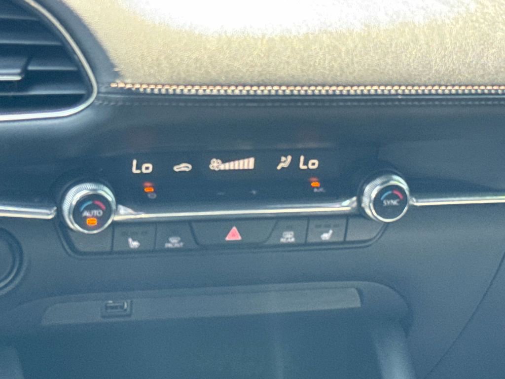 Used 2019 MAZDA MAZDA3 Hatchback image 17