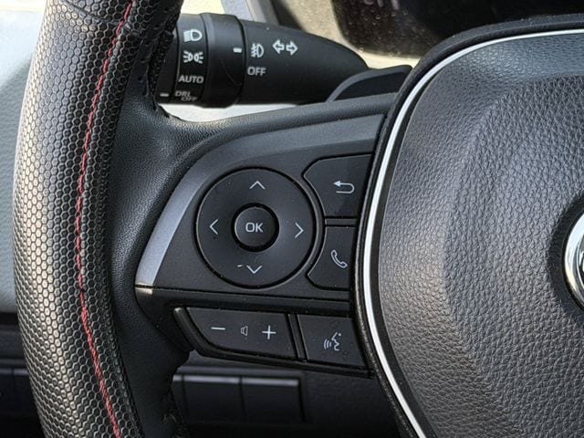 Used 2025 Toyota Corolla XSE FWD image 14