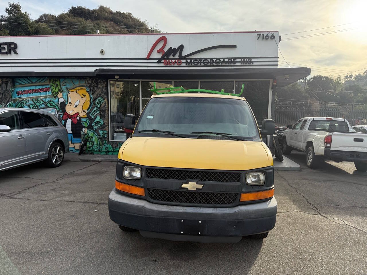 Used 2012 Chevrolet Express 2500 RWD image 3