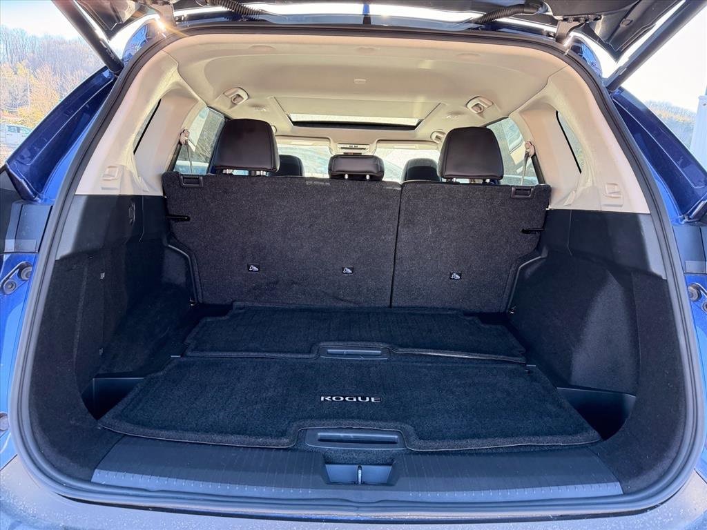 Used 2023 Nissan Rogue SL w/ SL Premium Package image 26
