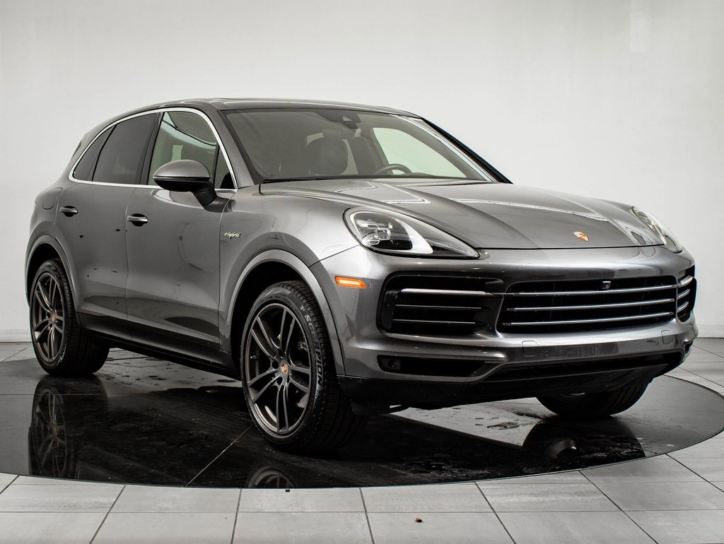 Certified 2022 Porsche Cayenne E-Hybrid w/ Premium Package image 10
