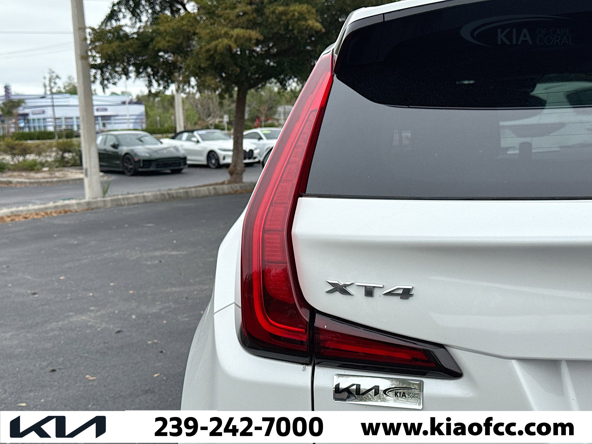 Used 2023 Cadillac XT4 Luxury w/ Driver Awareness Package image 10