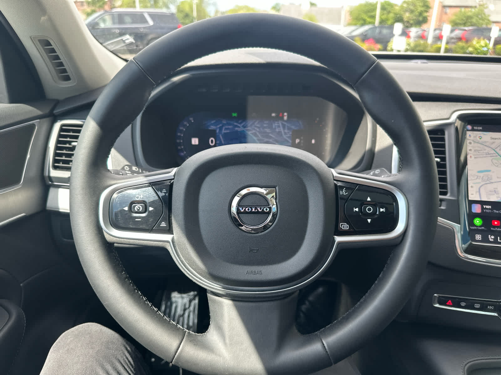 Used 2025 Volvo XC90 B5 Core w/ Protection Package Premier AWD/4WD image 13
