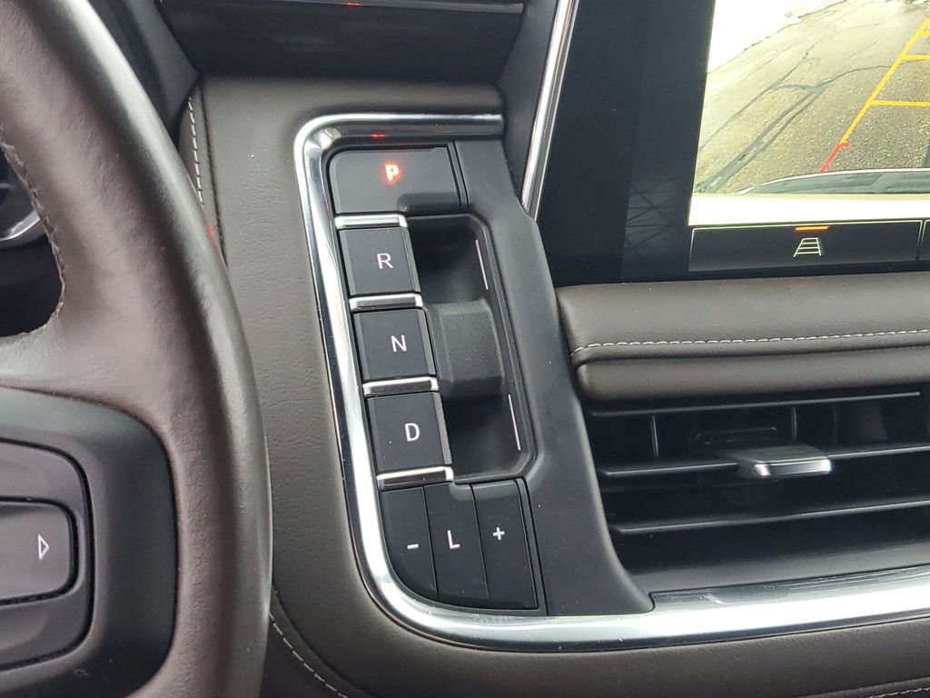 Used 2023 GMC Yukon XL SLE w/ Gmc Pro Safety Plus Package image 24