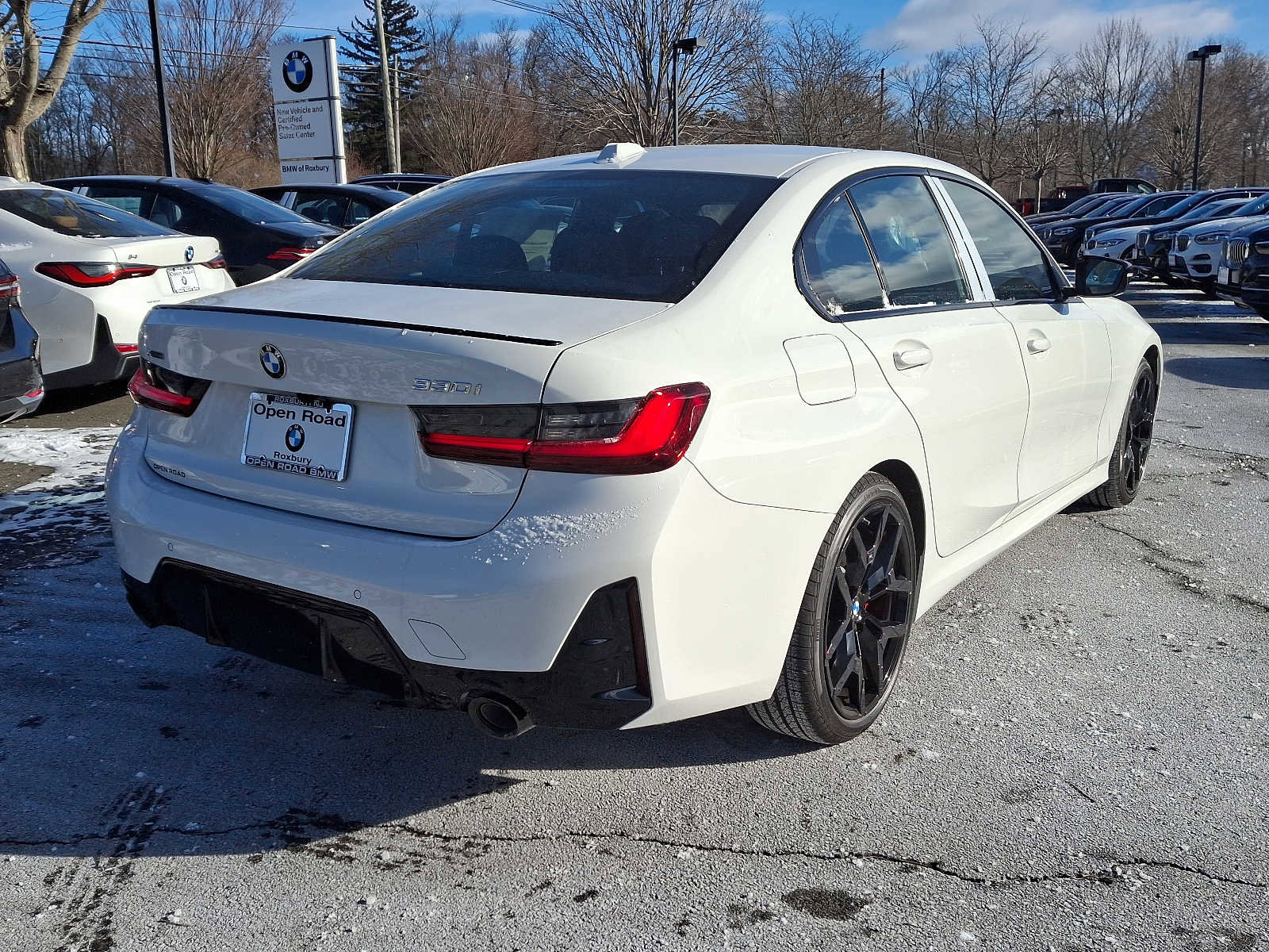 Used 2025 BMW 330i xDrive Sedan w/ M Sport Package image 4