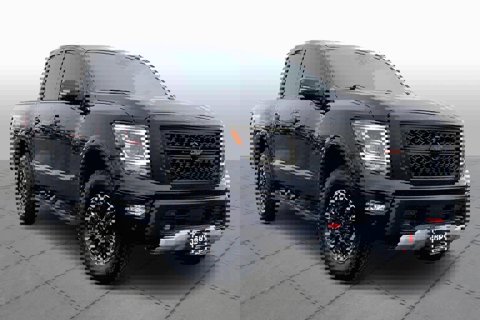 Used 2020 Nissan Titan PRO-4X w/ Pro-4x Convenience Package image 3