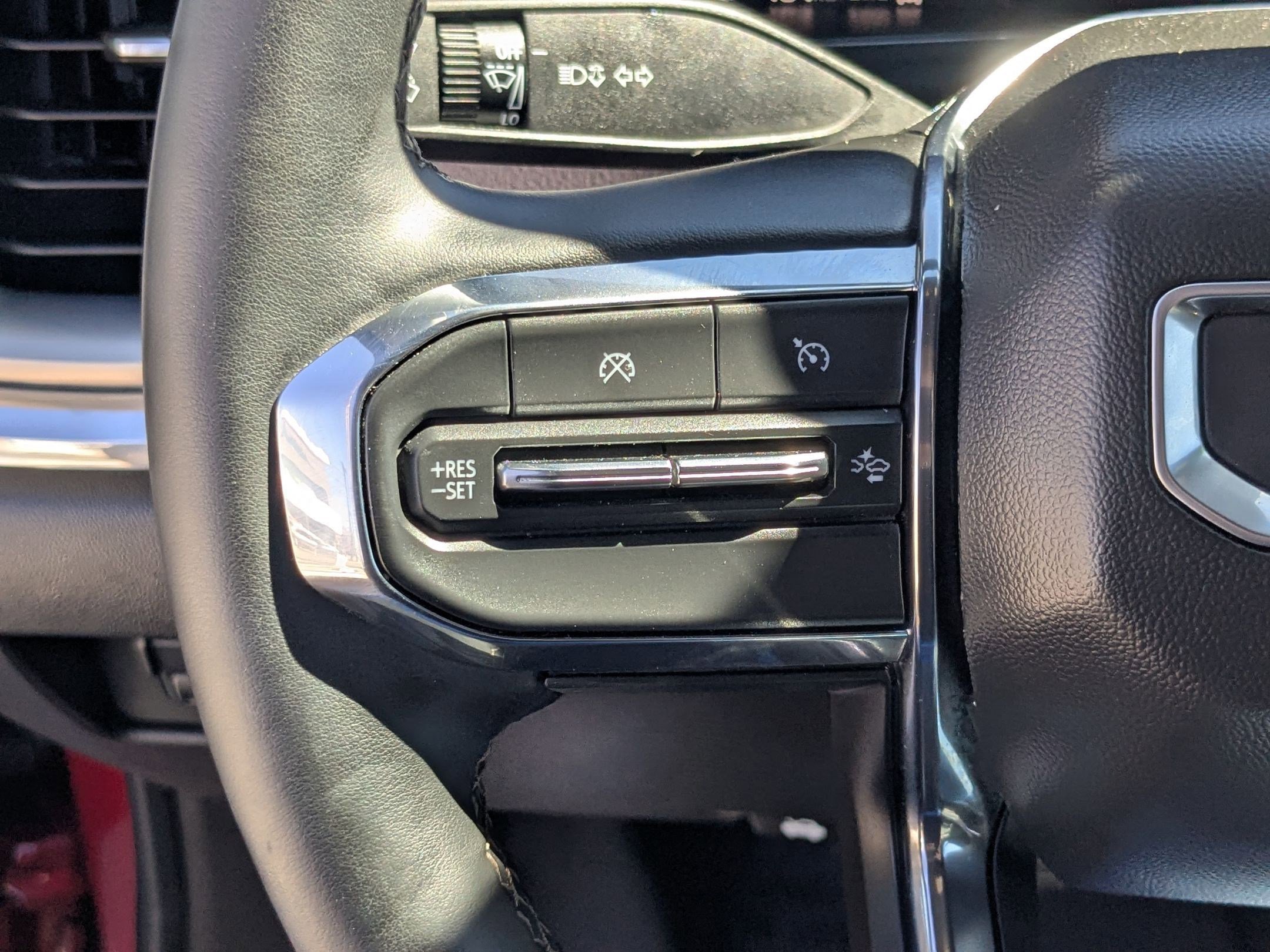 Used 2024 GMC Canyon Denali image 19