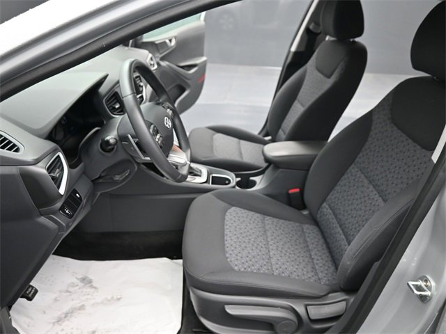 Used 2019 Hyundai Ioniq Plug-In Hybrid image 12