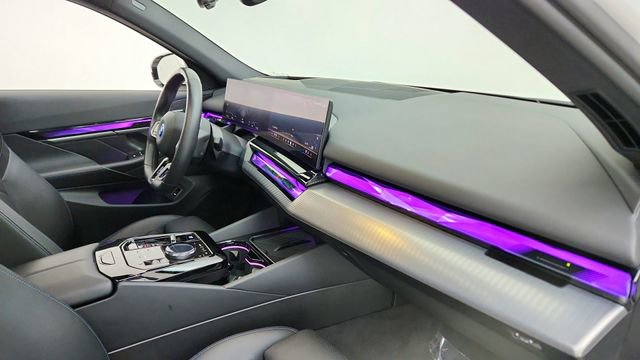 Used 2025 BMW i5 xDrive40 w/ M Sport Package image 21