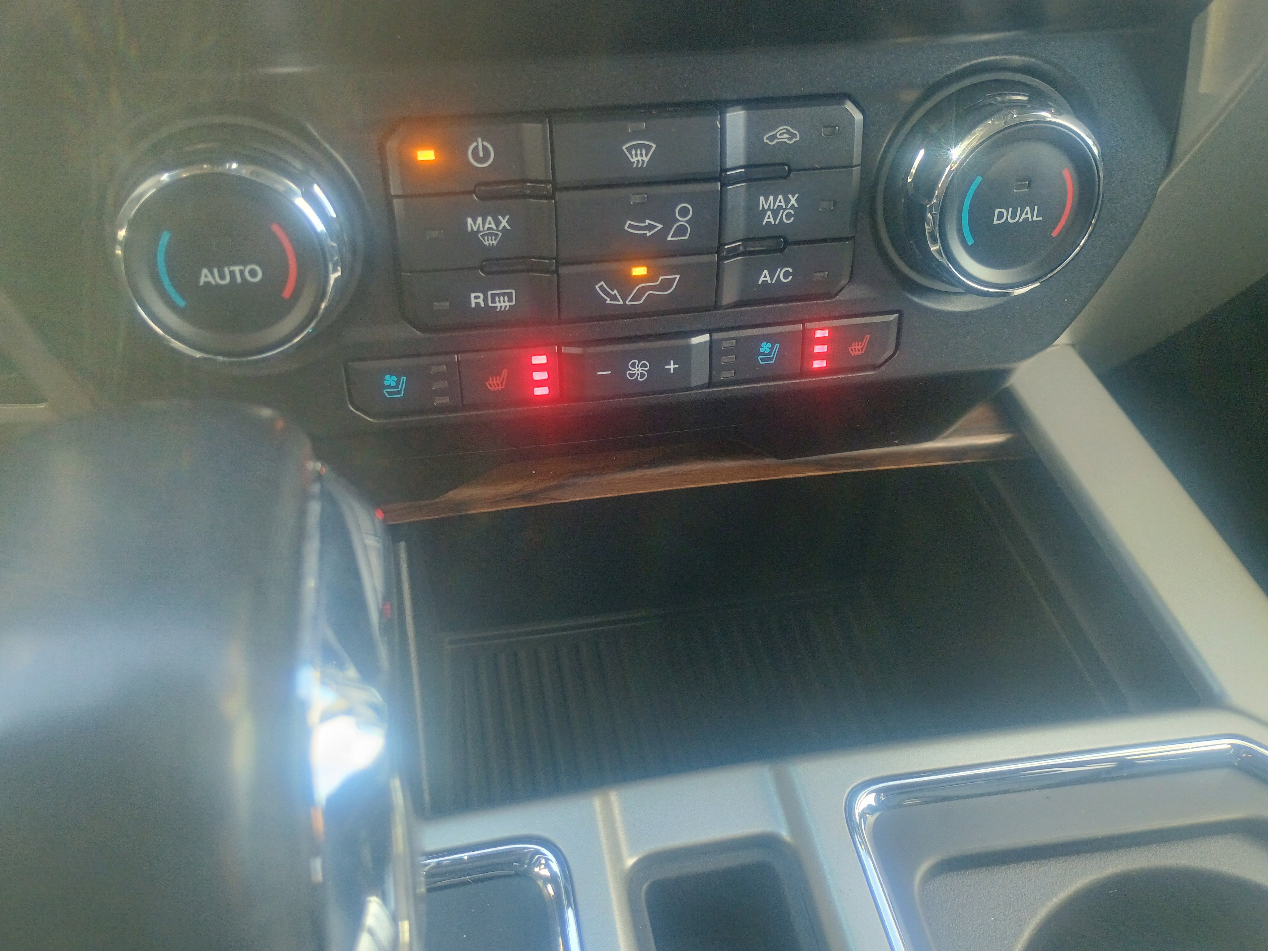 Used 2019 Ford F150 Lariat image 25