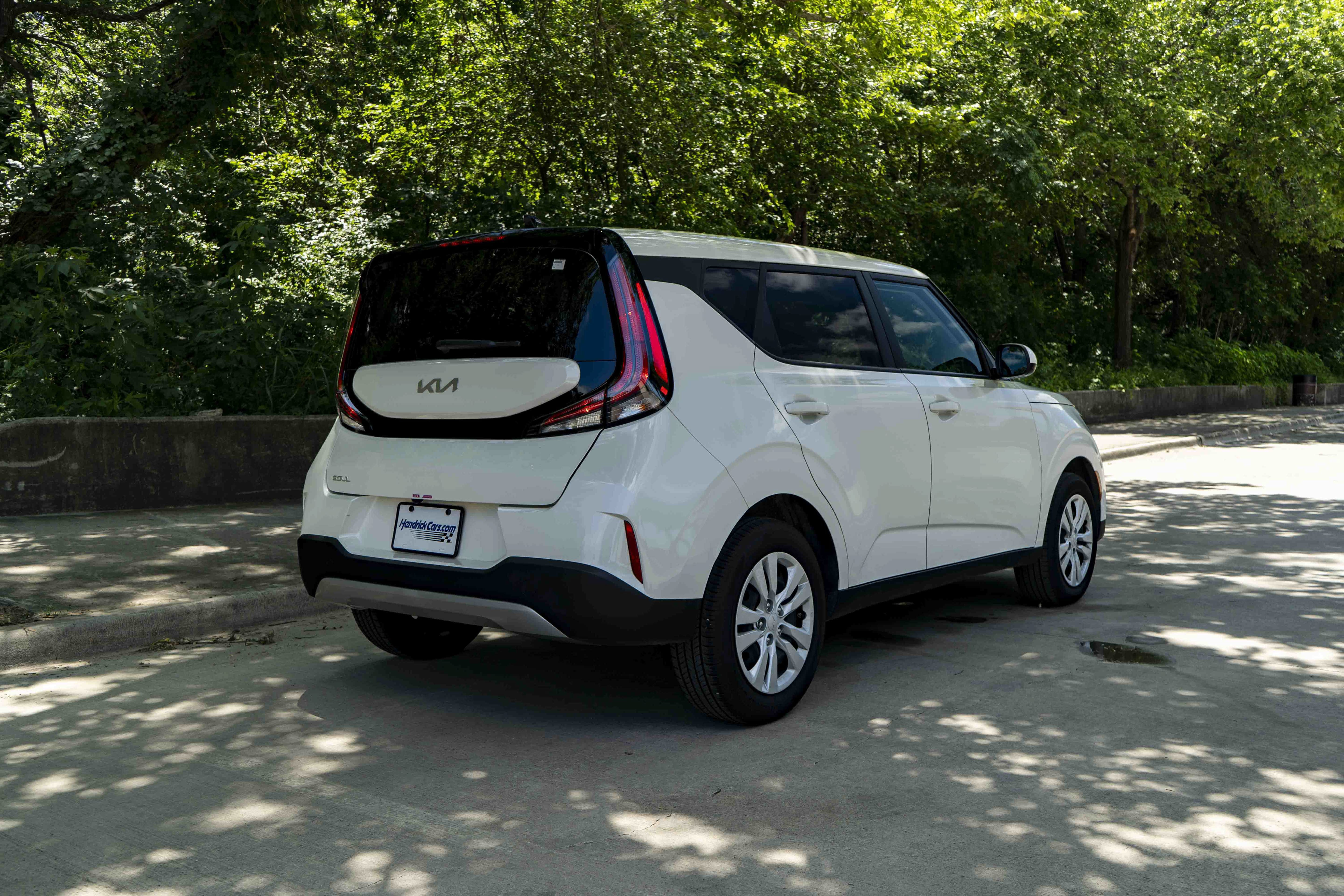Used 2025 Kia Soul LX FWD image 8